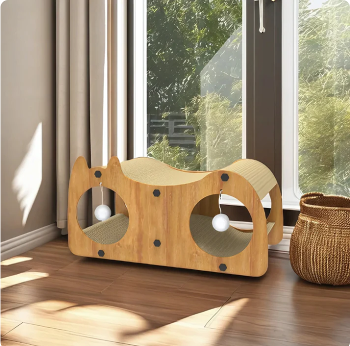 Luxuriöses Katzen-Sofa mit Kratzbrett und Spielbällen – Komfort und Unterhaltung für Deine Katze