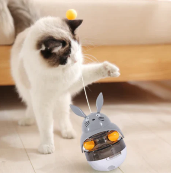 Katzen Spielzeug mit Wackelfunktion und Snackbelohnung