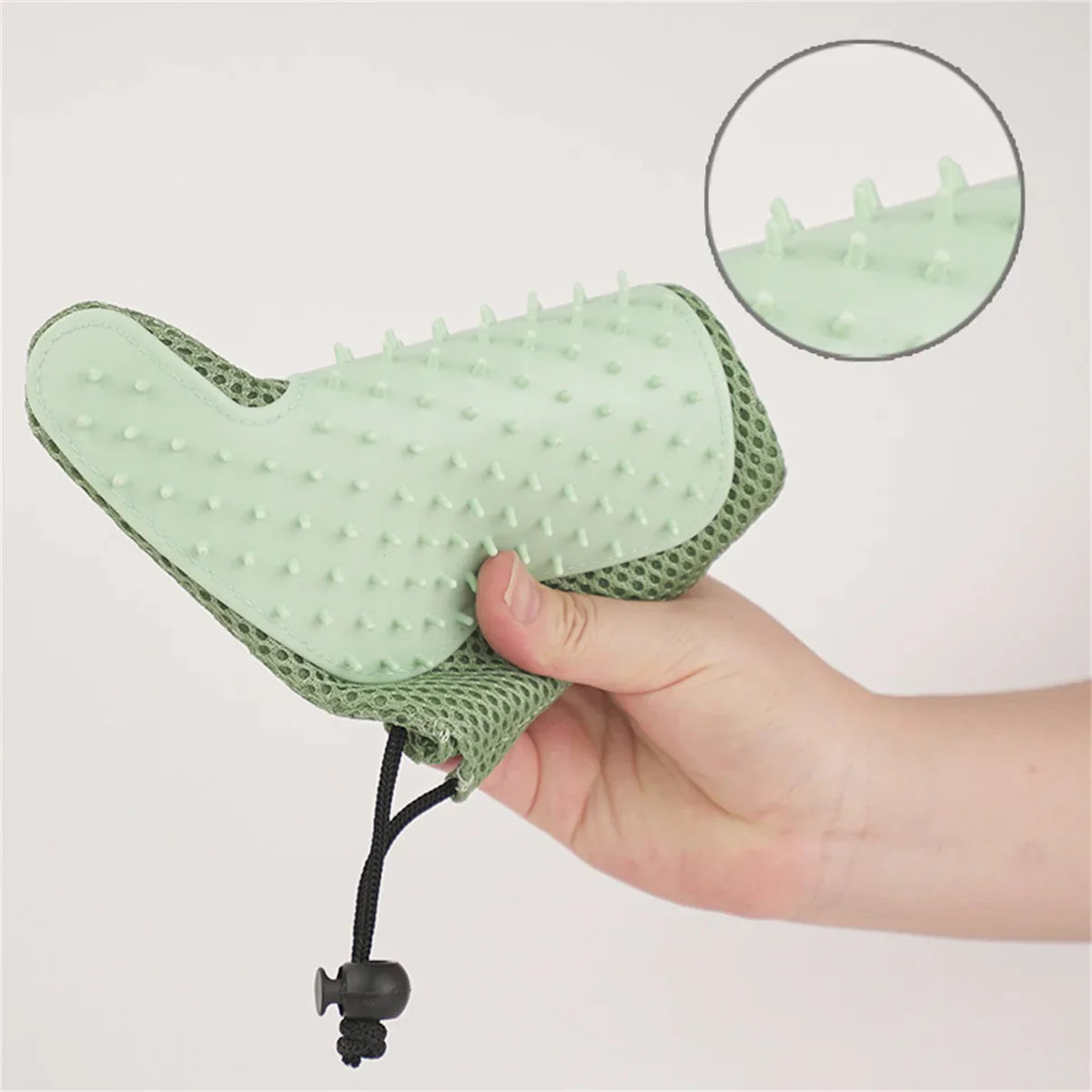 2in1 Fellpflege Handschuh für Katzen – Bürsten und Massieren in Einem