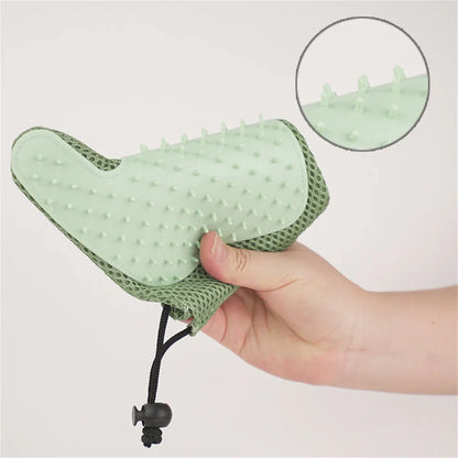 2in1 Fellpflege Handschuh für Katzen – Bürsten und Massieren in Einem